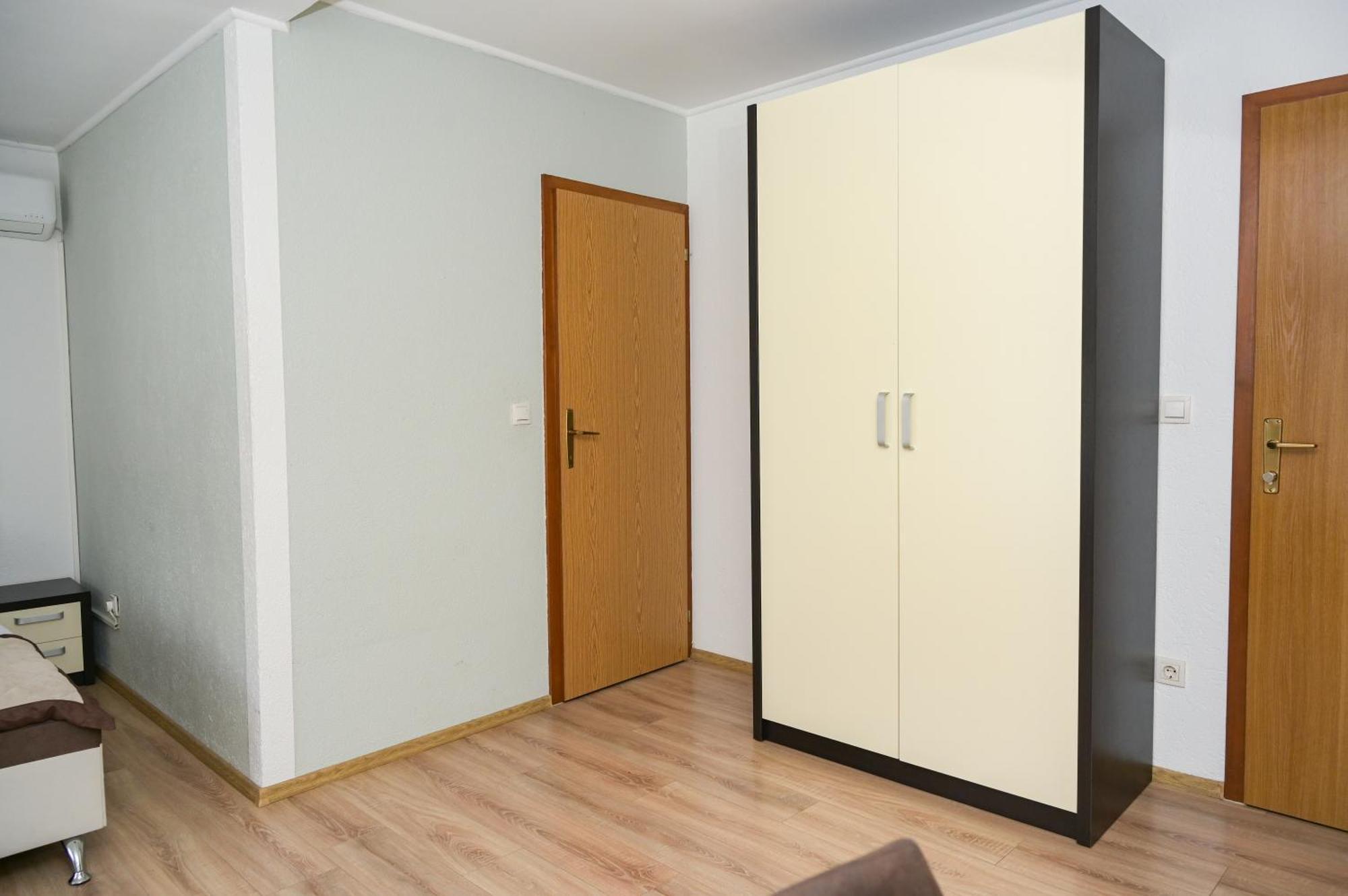 יאיצי Motel Plaza מראה חיצוני תמונה